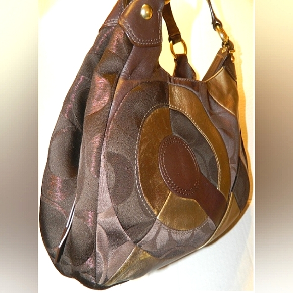 ☆Gorgeous Vintage COACH Soho Signature Metallic Inlaid C Patchwork Hobo~Rar… - Picture 4 of 16